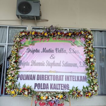 Karangan bunga Papan  Pernikahan Palangkaraya 0321