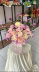 Bunga Meja Pastel Manis – Elegan dan Menyegarkan