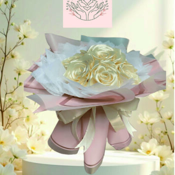Buket Mawar Ivory Elegan – Sentuhan Klasik & Mewah