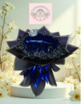 Buket Mawar Biru Midnight Royal – Mahkota Elegan & Glitter
