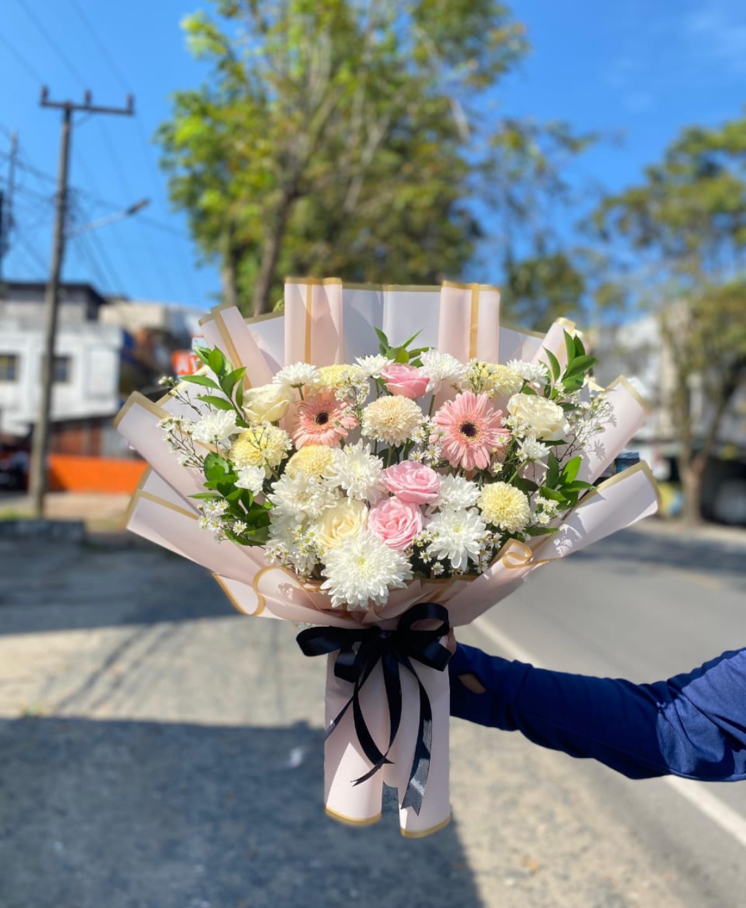 Karangan bunga papan ucapan Palangkaraya adalah pilihan terbaik untuk menyampaikan ucapan selamat, doa, atau simpati dalam berbagai kesempatan.