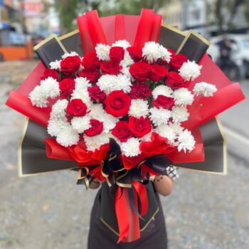 Hand Bouquet Mawar Merah & Krisan Putih Premium