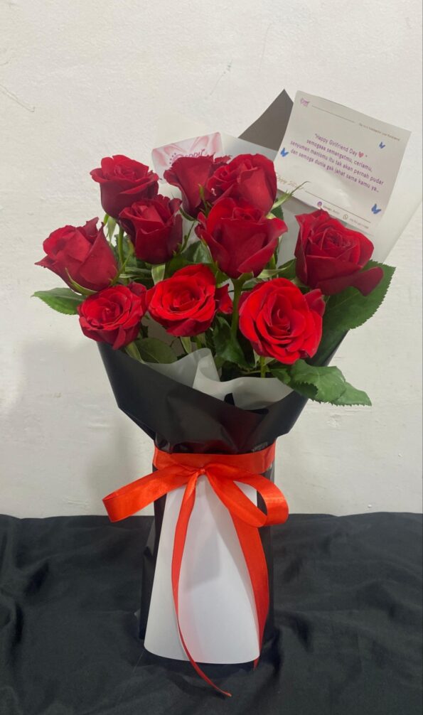 Bunga Mawar Buket Kecil Hadiah Sederhana yang Penuh Makna