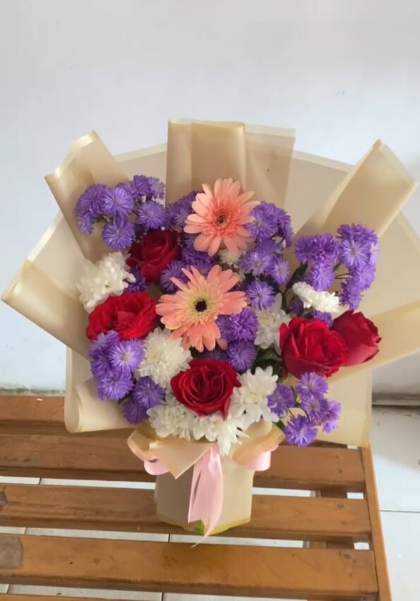 Standing Flower Pernikahan Palangkaraya Dekorasi Elegan untuk Momen Sakral yang Berkesan