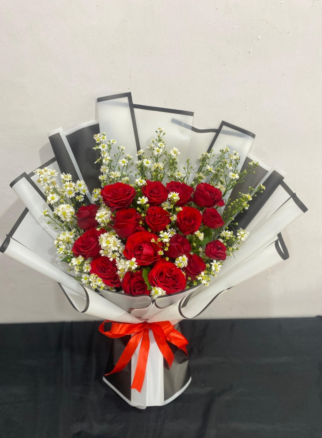 Hand Bouquet Wedding – Buket Bunga Pernikahan Elegan untuk Momen Spesial