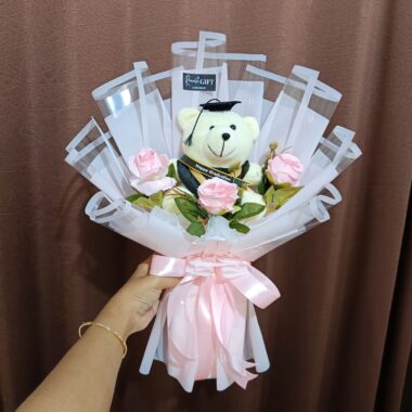 Hand Bouquet Wedding – Buket Bunga Pernikahan Elegan untuk Momen Spesial