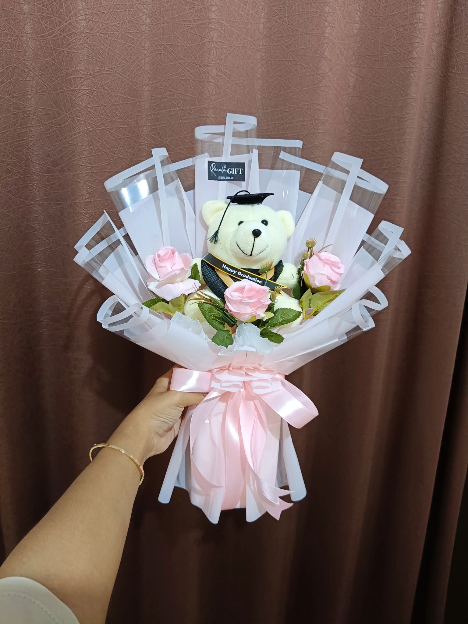 Hand Bouquet – Pilihan Buket Bunga Cantik untuk Berbagai Momen Spesial