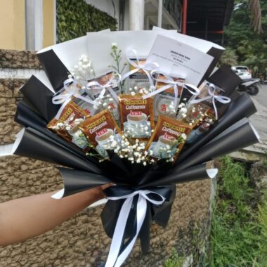 Apa Itu Aturan 3:5:8 dalam Merangkai Bunga?